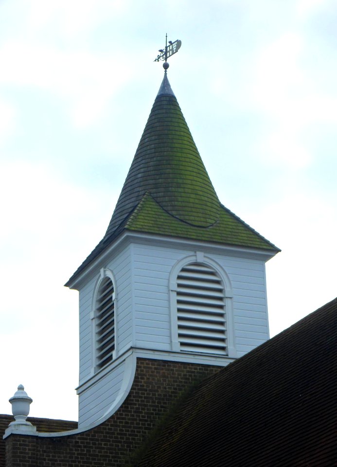 Church of the Sacred Heart, Downside Bridge Road, Cobham (May 2014) (3)