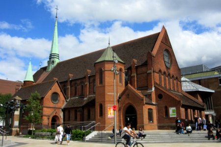 Christ Church, Town Square, Woking (June 2015) (3)