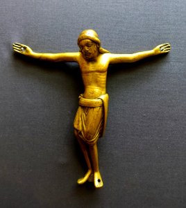 Christ crucified from a Processional Cross, probably by Rainer von Huy, Liege, c. 1110-1120, cast bronze - Museum Schnütgen - Cologne, Germany - DSC09953