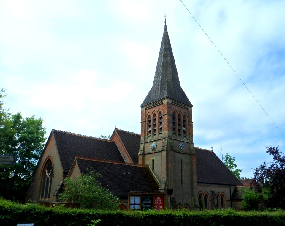 Christ Church, Kings Cross Lane, South Nutfield (June 2013) (3)