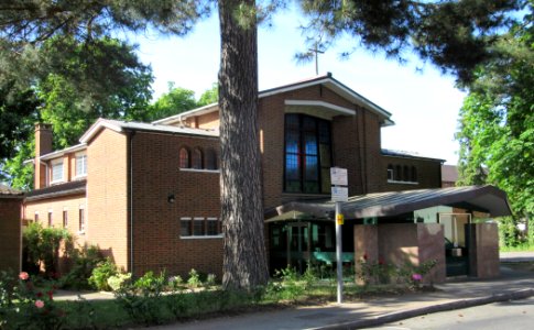 Church of Our Lady Help of Christians, Madeira Road, West Byfleet (June 2015) (3)