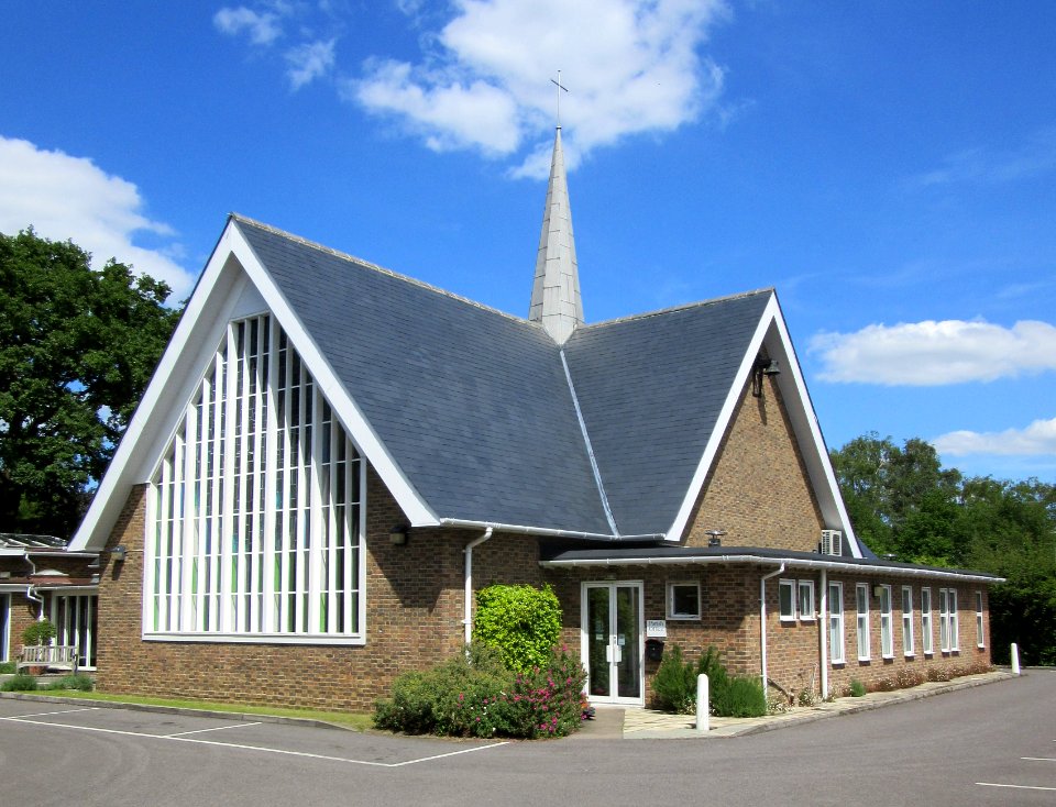 Church of the Good Shepherd, Coldharbour Road, Pyrford (June 2015) (4)