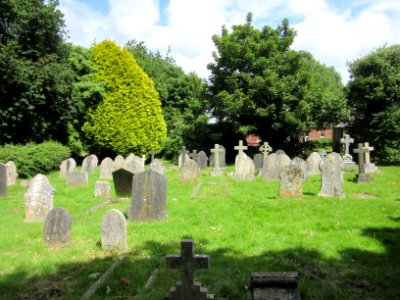 Christ Church, Broadway, Sandown (July 2016) (Churchyard) (3)