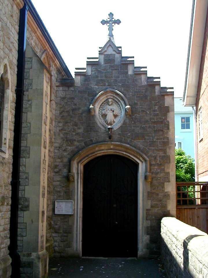 Church of the Sacred Heart, Norton Road, Hove (NHLE Code 1342045) (June 2007) (2)