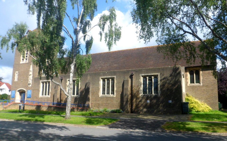 Church of the Resurrection, Penrhyn Road, Farlington (August 2017) (1)