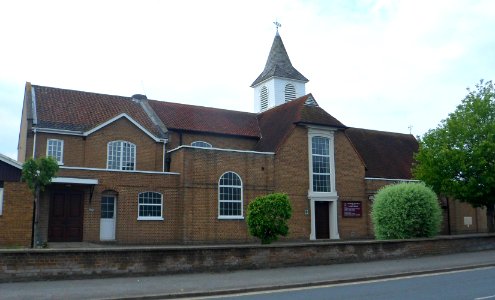 Church of the Sacred Heart, Downside Bridge Road, Cobham (May 2014) (5)