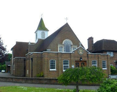 Church of the Sacred Heart, Downside Bridge Road, Cobham (May 2014) (7)