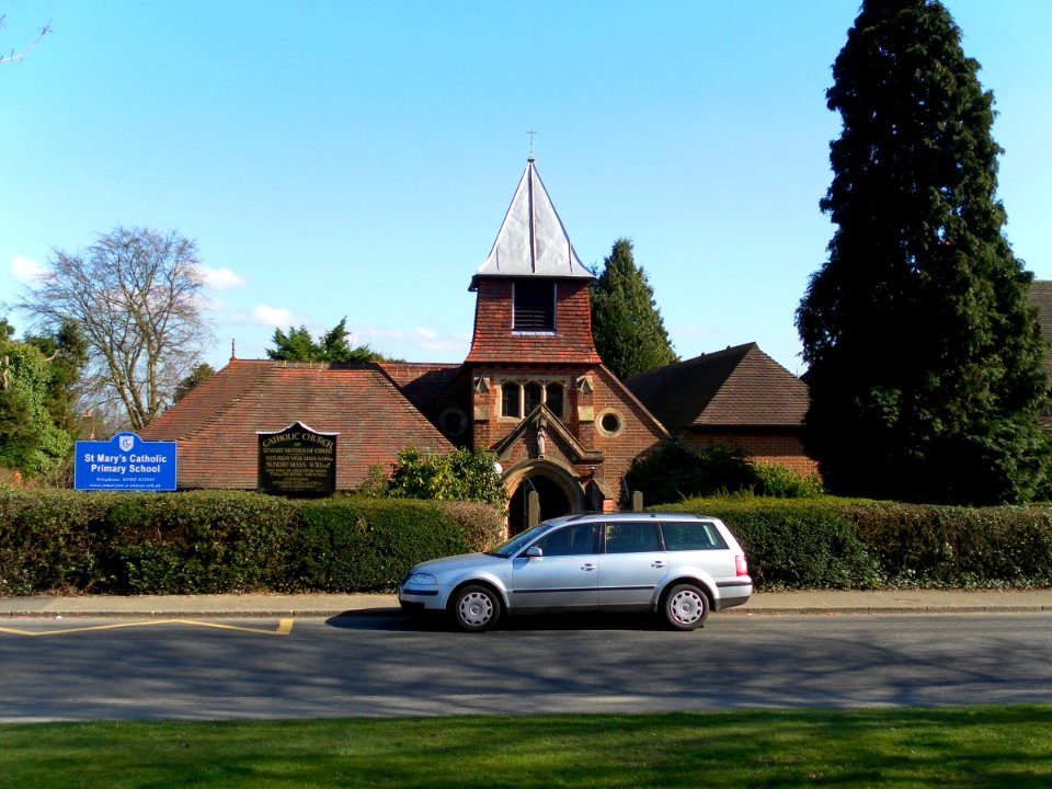 Church of St Mary Mother of Christ, Church Road, Crowborough (March 2011) (2)
