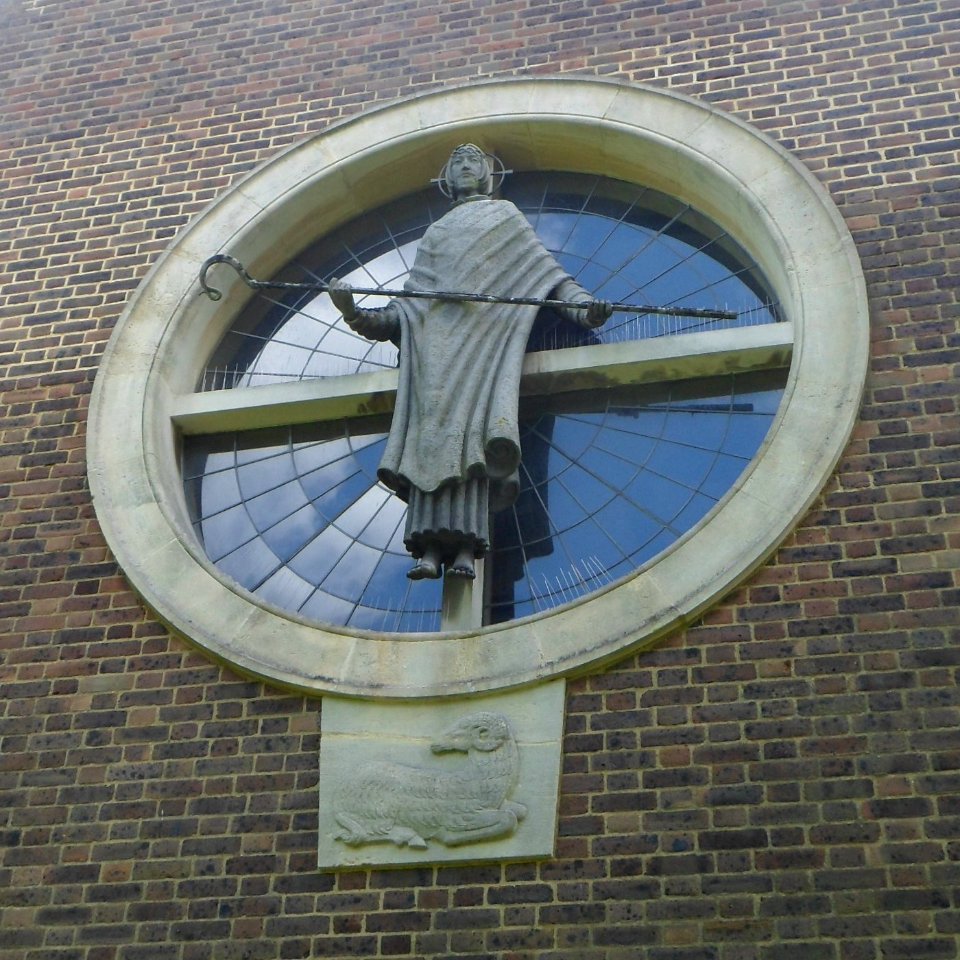 Church of the Good Shepherd, The Avenue, Tadworth (August 2013) (West End)