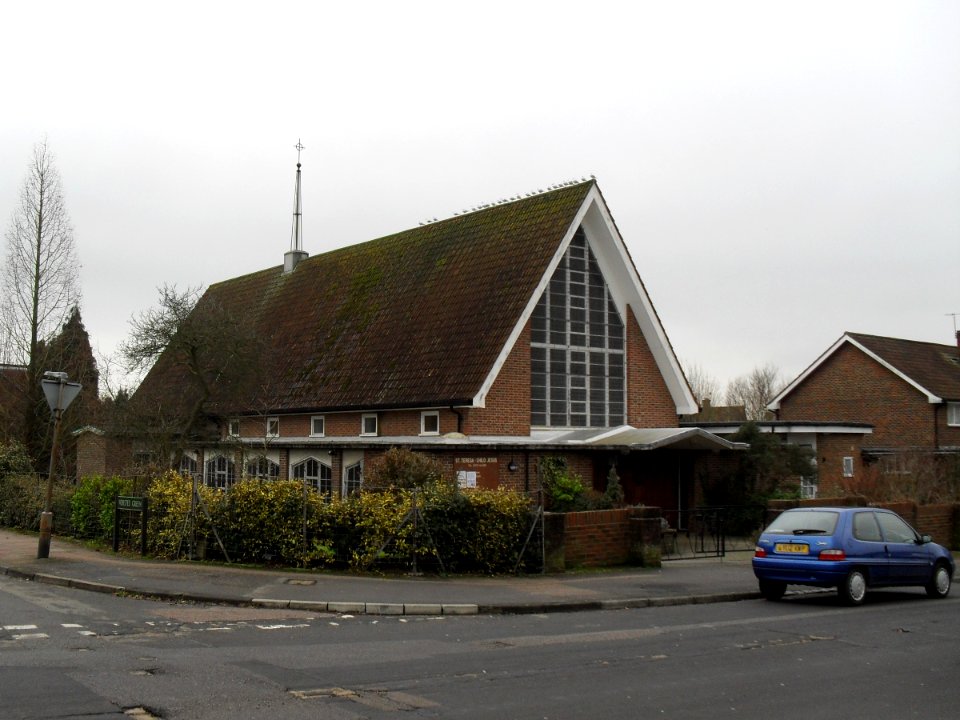 Church of St Teresa of the Child Jesus, Weldon Way, Merstham (January 2010) (2)