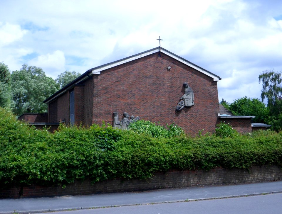 Church of the Epiphany, Mansfield Drive, Merstham (June 2013) (1)