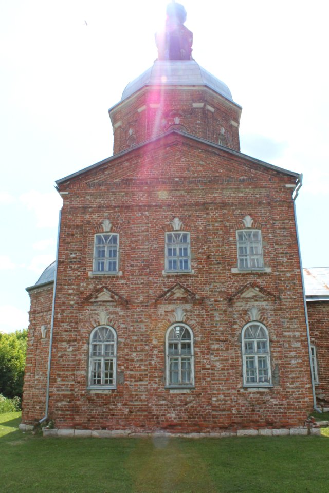 Church of the Nativity of the Theotokos (Lunino) 3