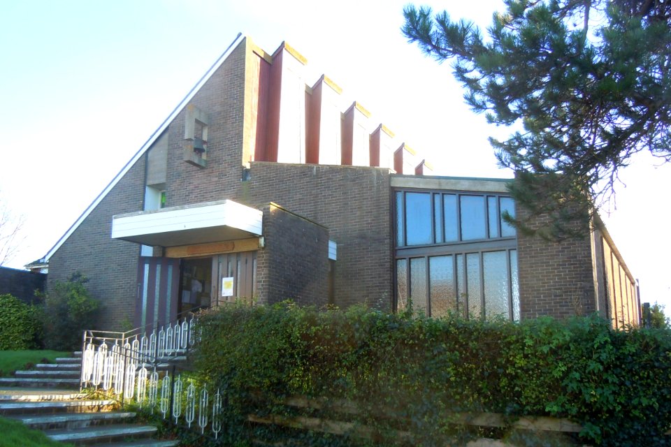 Church of the Good Shepherd, Stanley Avenue, Mile Oak (November 2015) (4)