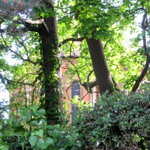 Church of the Holy Cross, Sandy Lane, Maybury, Woking (June 2015)