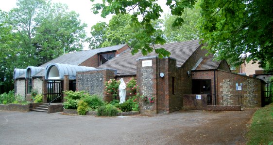 Church of Our Lady Queen of Apostles, Martin Road, Bishop's Waltham (May 2019) (5)