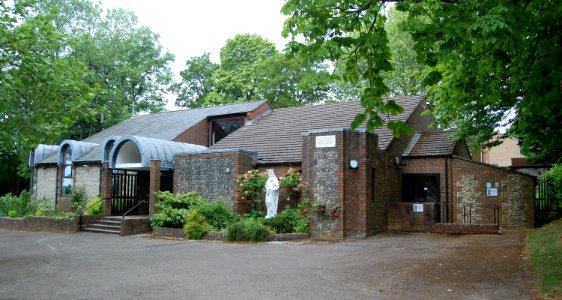 Church of Our Lady Queen of Apostles, Martin Road, Bishop's Waltham (May 2019) (3)