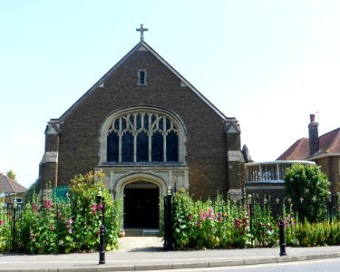 Church of Our Lady and St Peter, Garlands Road, Leatherhead (July 2014) (6)