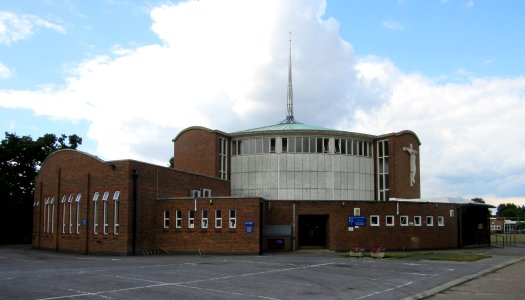 Church of Our Lady of Lourdes, Hampton Court Way, Thames Ditton (July 2015) (2)