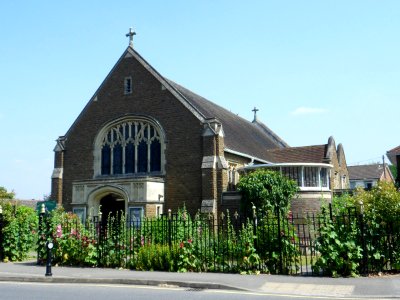 Church of Our Lady and St Peter, Garlands Road, Leatherhead (July 2014) (5)