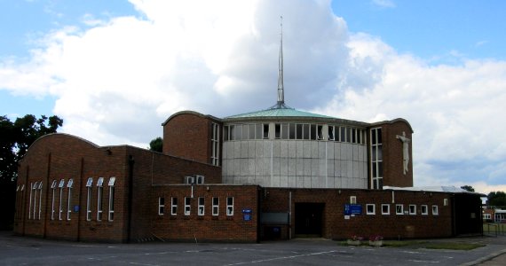 Church of Our Lady of Lourdes, Hampton Court Way, Thames Ditton (July 2015) (4)