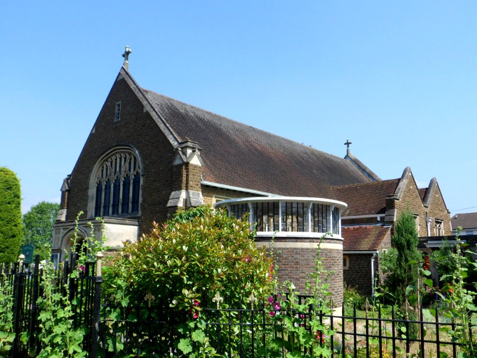 Church of Our Lady and St Peter, Garlands Road, Leatherhead (July 2014) (3)
