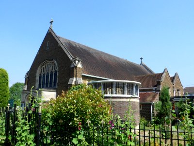 Church of Our Lady and St Peter, Garlands Road, Leatherhead (July 2014) (3)