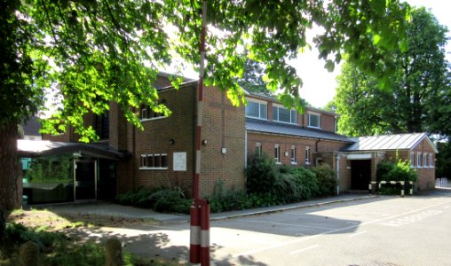 Church of Our Lady Help of Christians, Madeira Road, West Byfleet (June 2015) (1)