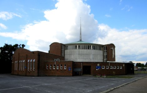 Church of Our Lady of Lourdes, Hampton Court Way, Thames Ditton (July 2015) (3)