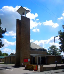 Church of the English Martyrs, Vicarage Lane, Horley (August 2016) (4)