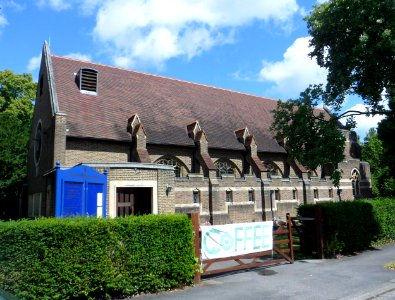 Church of the Good Shepherd, The Avenue, Tadworth (August 2013) (1)