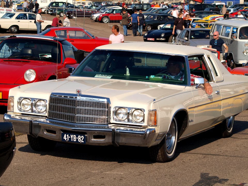 Chrysler Newport dutch licence registration 41-YB-82