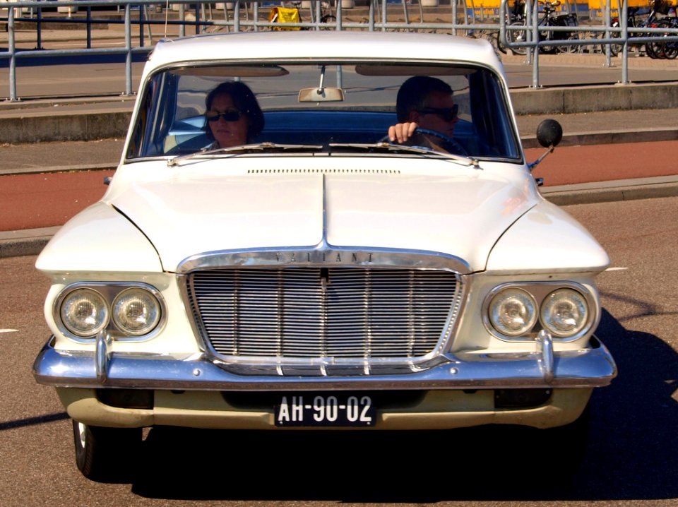 Chrysler Valiant AH-90-02 pic1