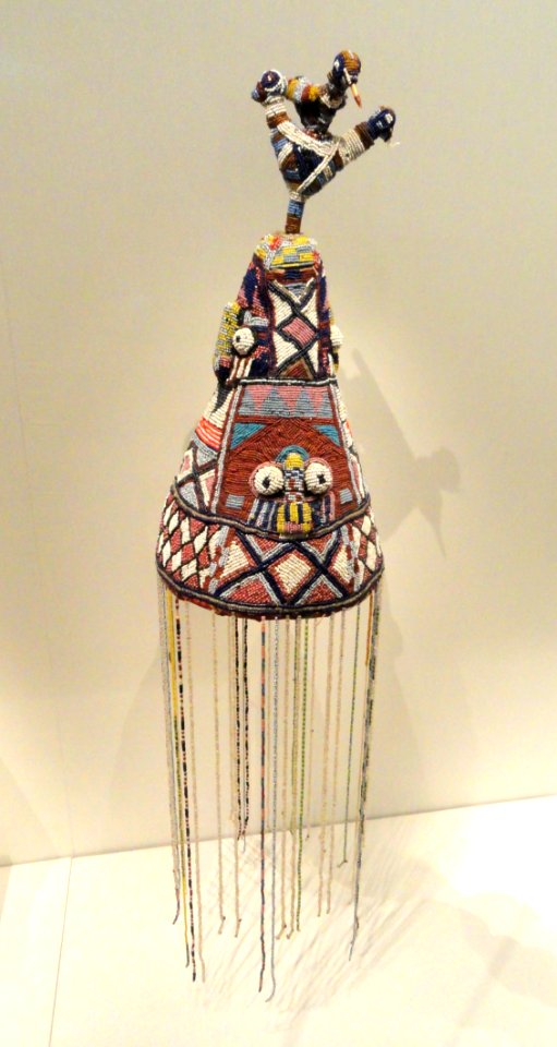 Crown (Ade), 1900s, Guinea Coast, Nigeria, Yoruba people, cloth, glass beads, basketry, cardboard, wood, feather quills - Cleveland Museum of Art - DSC08735