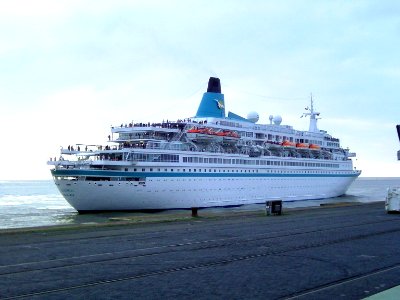 Cruise ship Albatros 2011-08-01