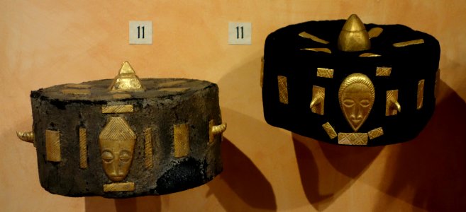 Crown, Akan or Baule - Glenbow Museum - DSC00389