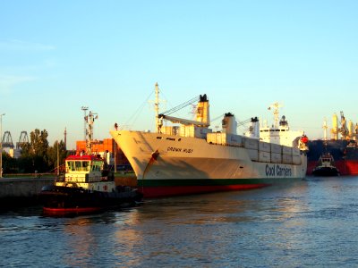 Crown Ruby (ship, 1997) - IMO 9159103 - Callsign 3FUG7, Port of Antwerp pic1