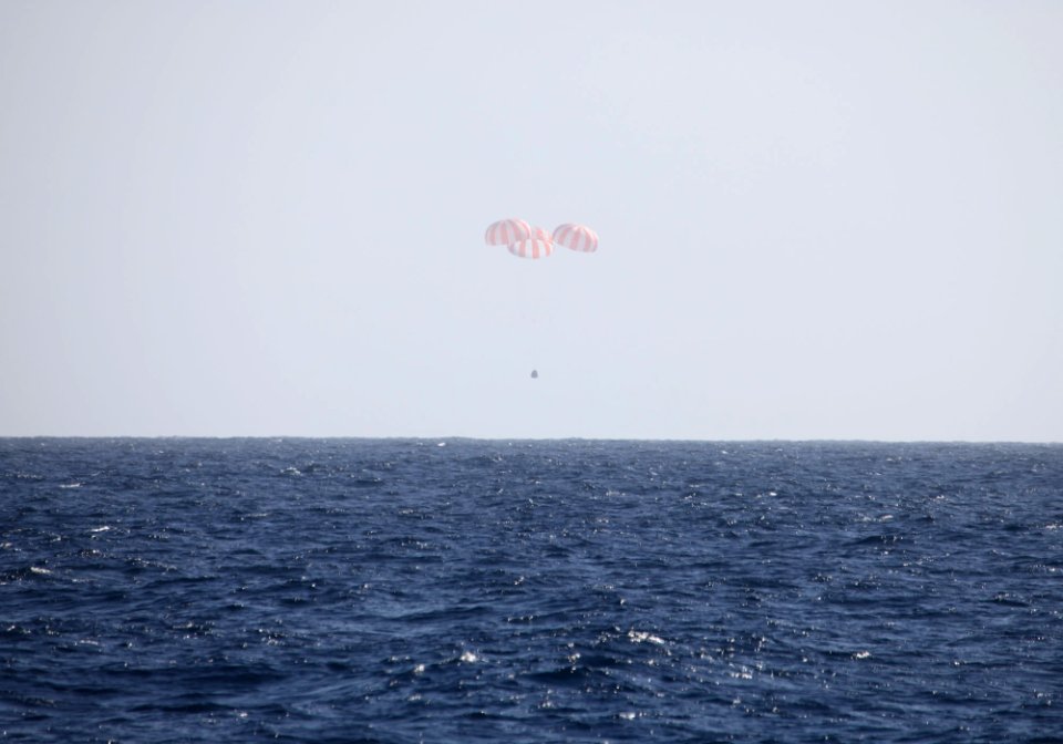 CRS-2 Dragon Splashdown into the Pacific Ocean