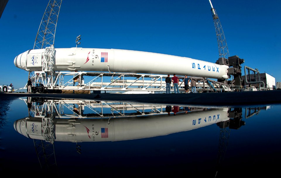 CRS-2 Falcon 9 rollout