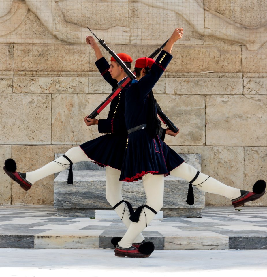 Crossing Evzones Tomb Unknown Soldier Athens-2