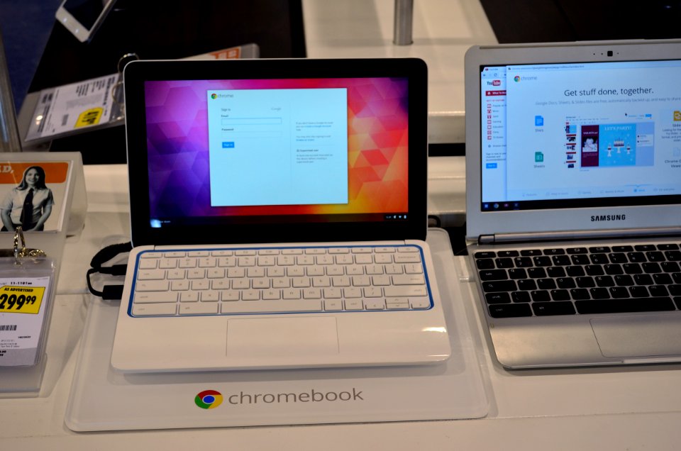 ChromebooksOnDisplay2
