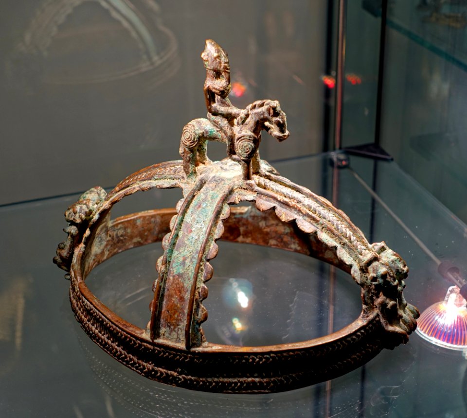 Crown - Naturhistorisches Museum Nürnberg - Nuremberg, Germany - DSC03896