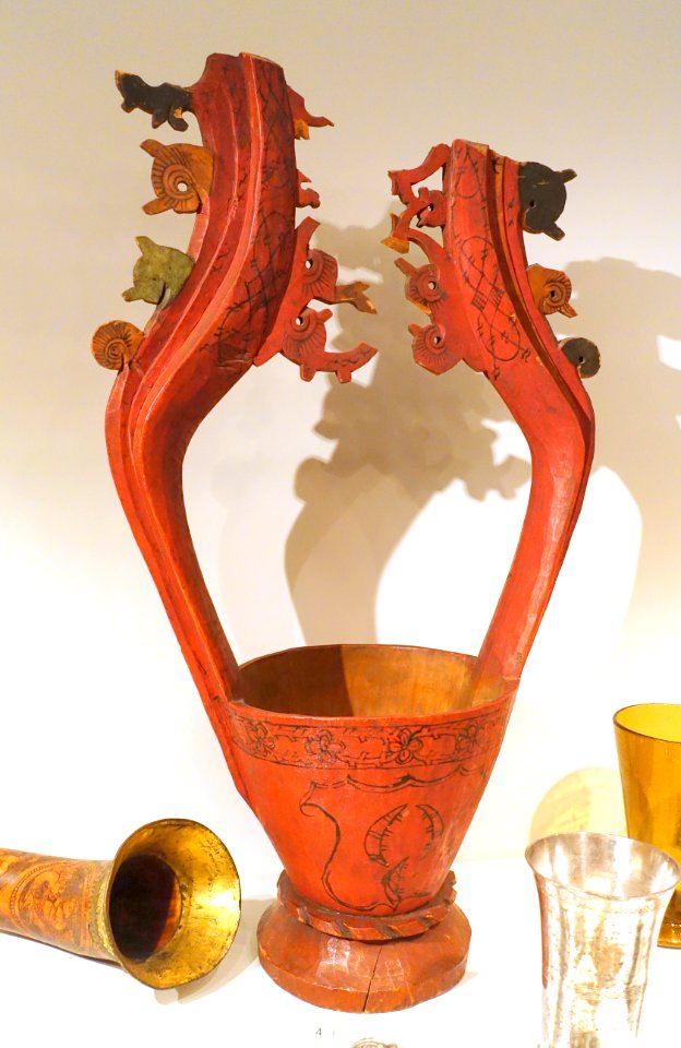 Crowned or horned drinking cup, coat of arms of Klaes Kristersson Horn and Kerstin Krumme of Akero, c. 1550, carved from root-end of spruce - Nordiska museet - Stockholm, Sweden - DSC09768