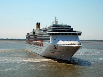 Cruise ship Costa Mediterranea 2018-08-03 (2)