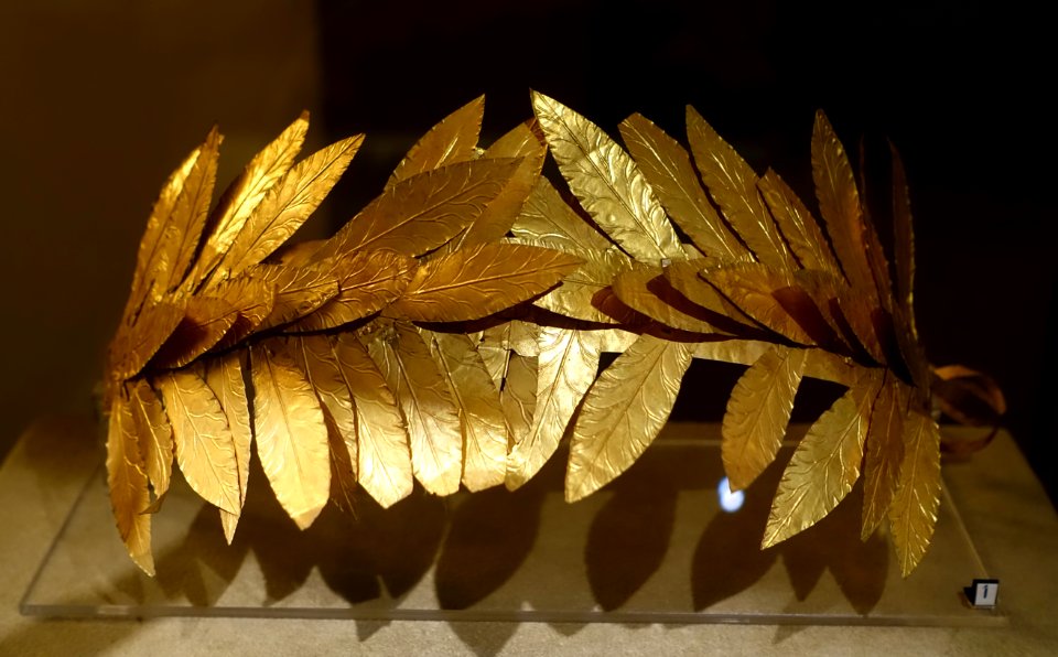 Crown of laurel leaves, c. mid 4th century BC, inv. 13380 - Museo Gregoriano Etrusco - Vatican Museums - DSC01135