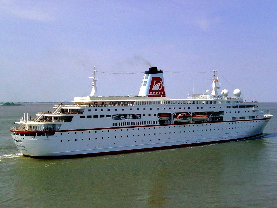 Cruise ship Deutschland 2011-06-05