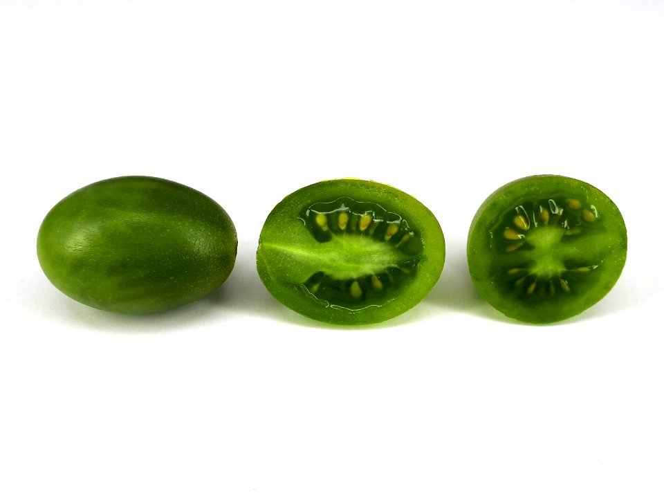 Cross section of Cherry Dulcemiel tomato 2017 G