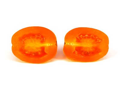 Cross section of Cherry Bambelo tomato 2017 B