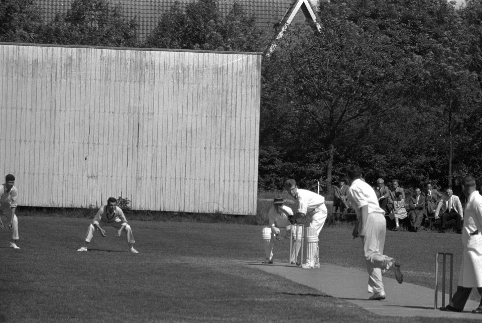 Cricketwedstrijd VRA tegen HCCII te Amstelveen, Bestanddeelnr 910-3922