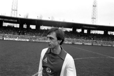 Cruijff in Ajax-shirt, Bestanddeelnr 931-8447