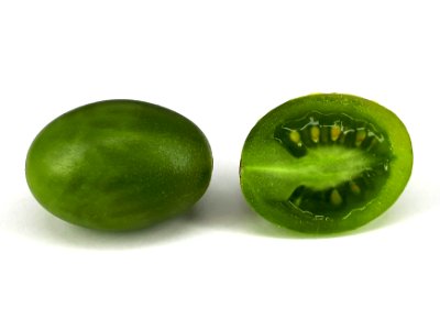 Cross section of Cherry Dulcemiel tomato 2017 C